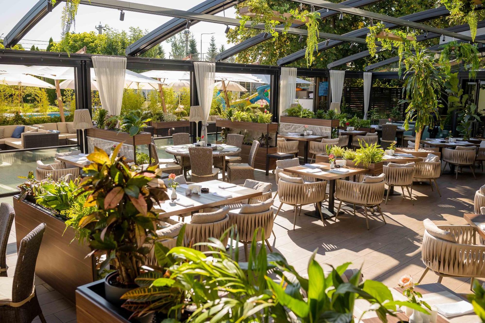 Sky Blue Hotel & Spa Paulesti  Экстерьер фото