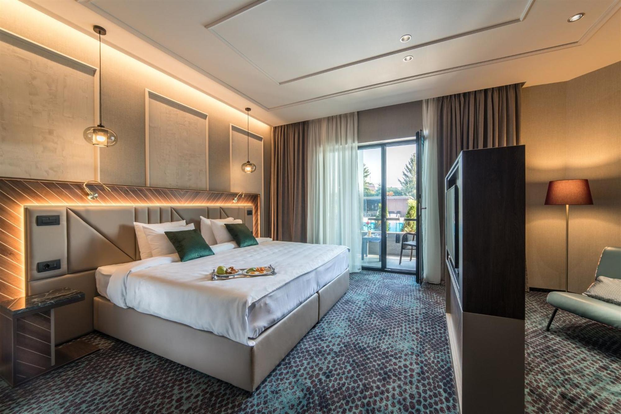 Sky Blue Hotel & Spa Paulesti  Экстерьер фото