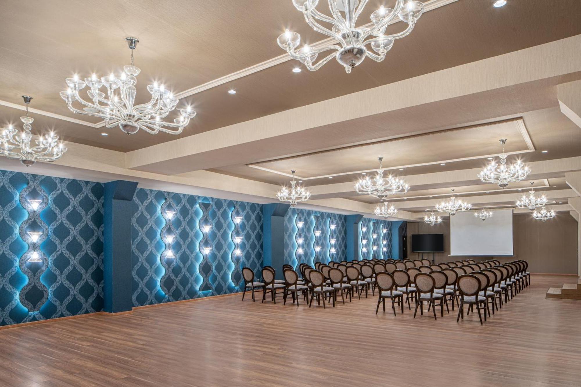 Sky Blue Hotel & Spa Paulesti  Экстерьер фото