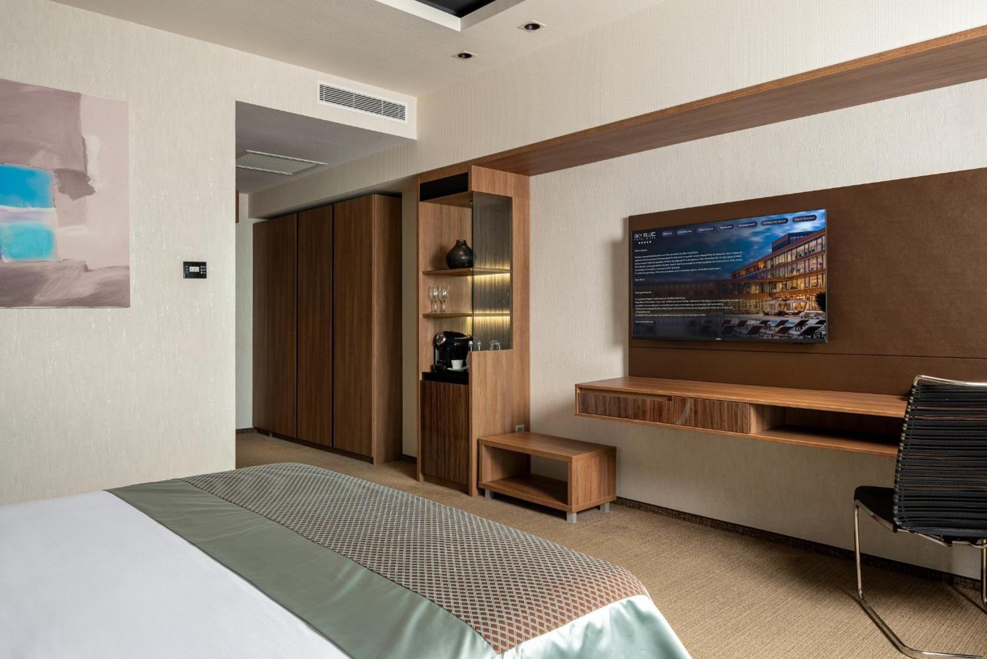 Sky Blue Hotel & Spa Paulesti  Экстерьер фото