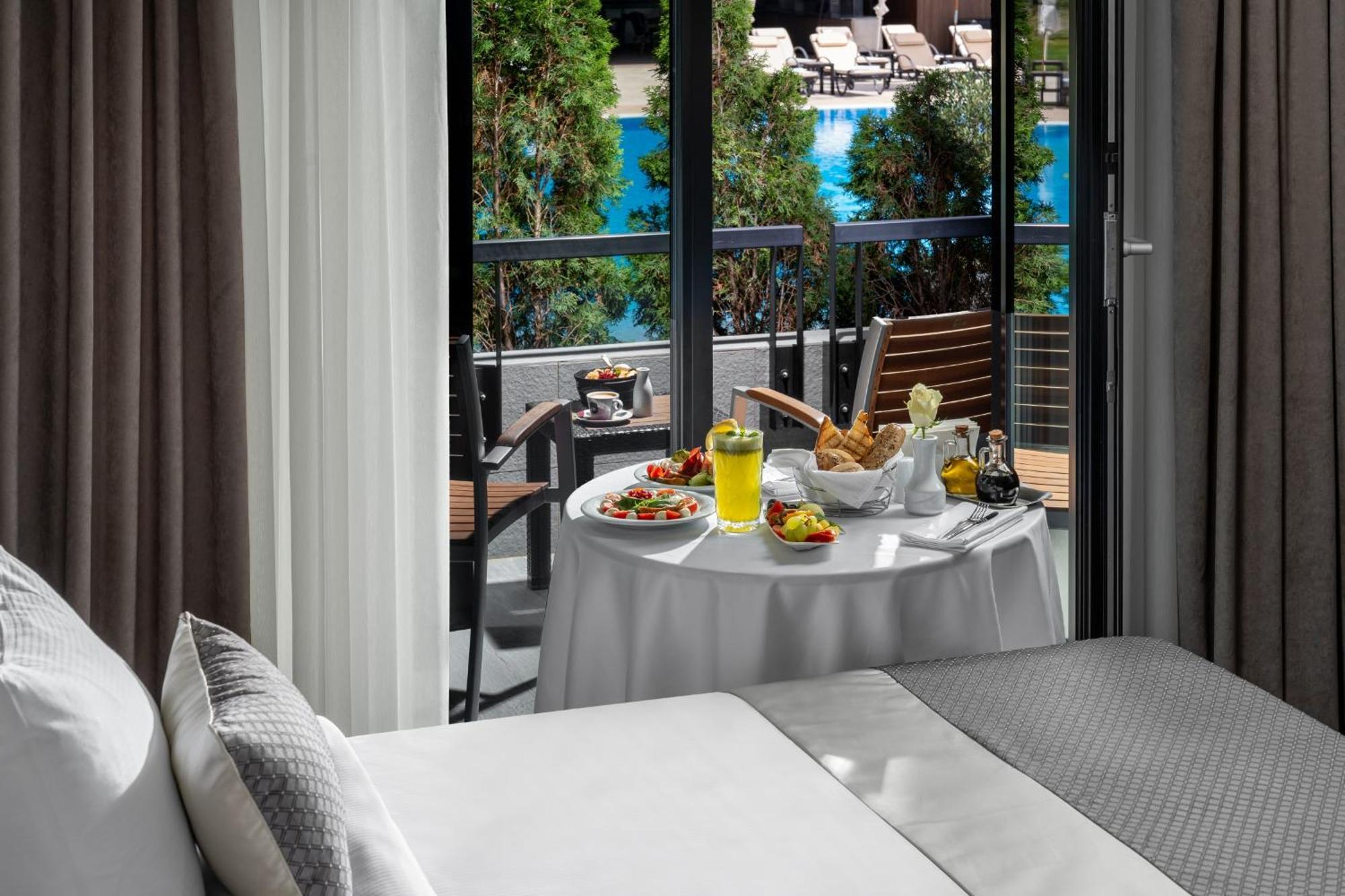 Sky Blue Hotel & Spa Paulesti  Экстерьер фото